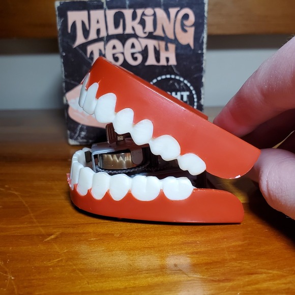 Fishlove & Co Wind-Up Talking Teeth w/Original Box (No Key) US Vintage‎ 1970 - Picture 4 of 13